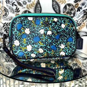 Coach NY, Yankee Floral Print Canvas Crossbody Clutch Bag Purse Teal